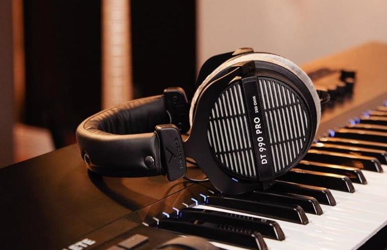 Beyerdynamic DT 990 Pro Best Open-Back PS5 Headset