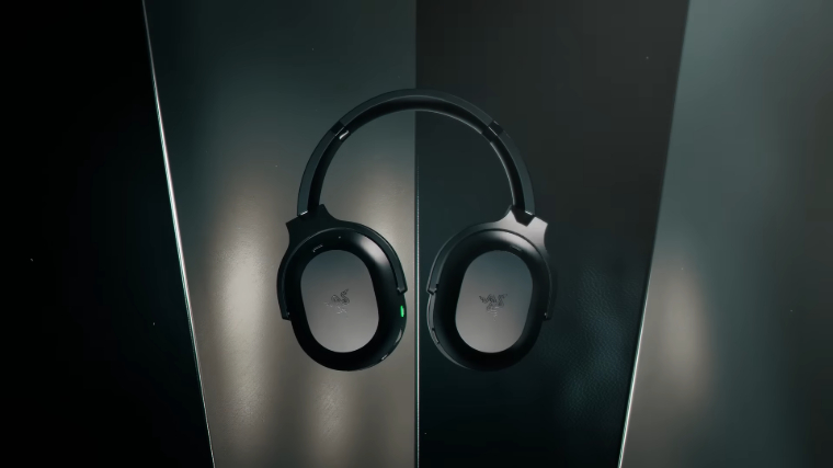 Razer Barracuda Pro Best Gaming Headset for Noise Cancellation