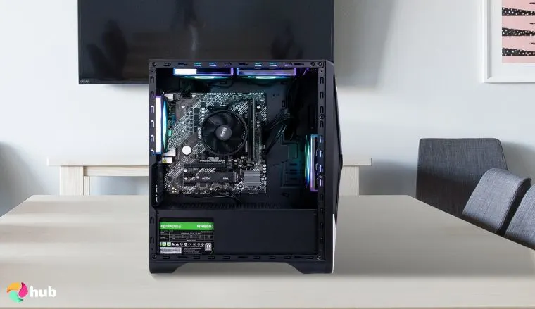 IPASON S7 PC on a white office desk in a clean setup for a review