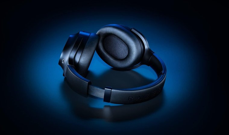 Razer Barracuda Pro Wireless showcase