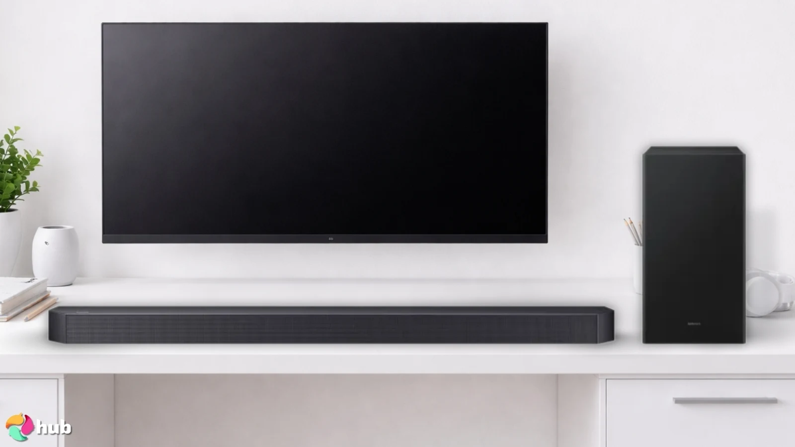 Samsung HW‑Q600F Soundbar on a white office desk with soft lighting for a review