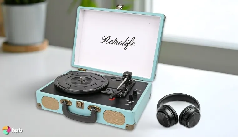 Retrolife R609 Record Player on a white office desk with simple styling for a review