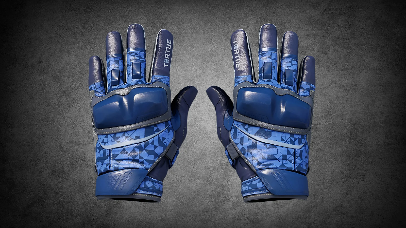 CS2 Moto Gloves Polygon skin featuring various shades of blue in a geometric crystalline pattern