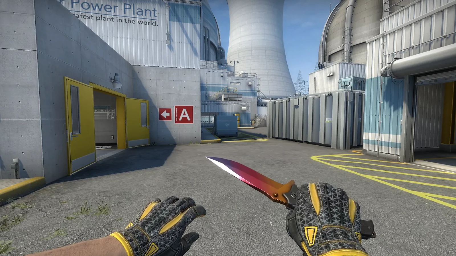 CS2 Fracture Case Knife: First-person in-game view of a Nomad Knife Fade held at the A site