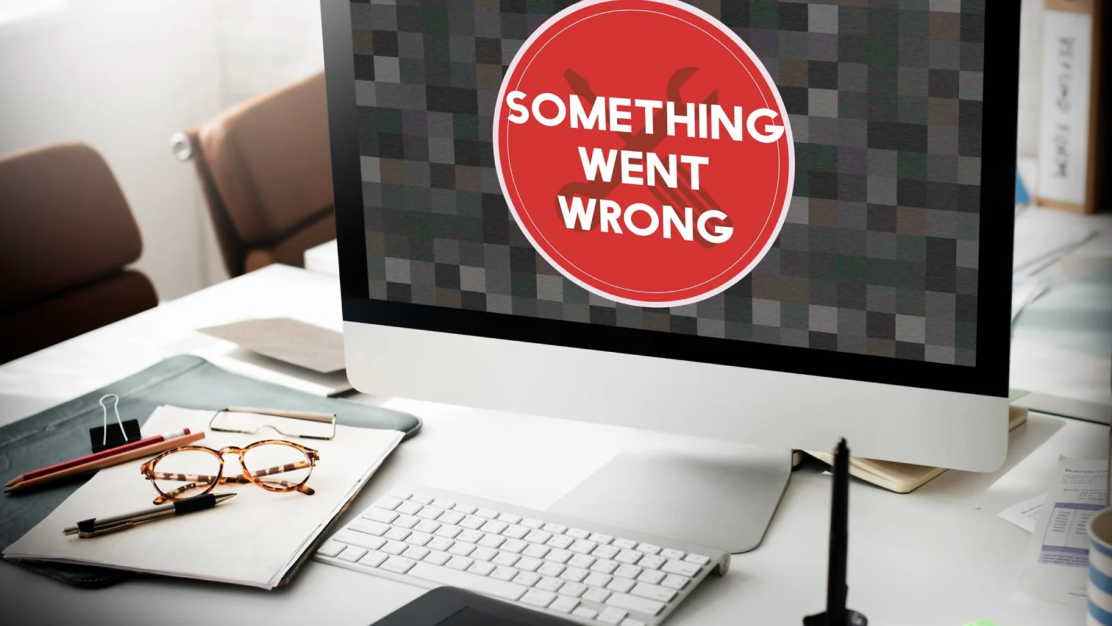 desktop screen and a text on it written on a red circle