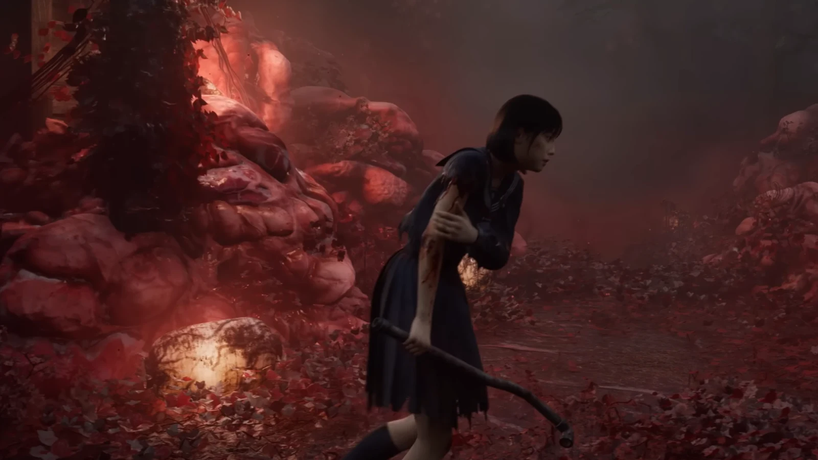 Hinako Shimizu injured and in danger in SILENT HILL f