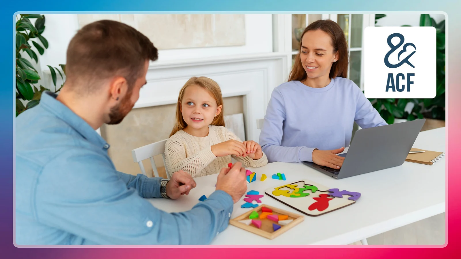Una mujer, un hombre y una niña pequeña