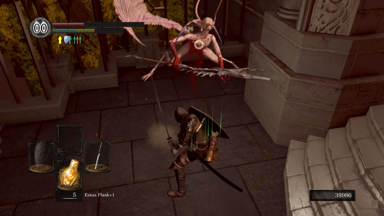 Dark Souls: Remastered Um cavaleiro dentro de um castelo, perto das escadas, a lutar com uma espada contra um Demónio Asa de Morcego ensanguentado