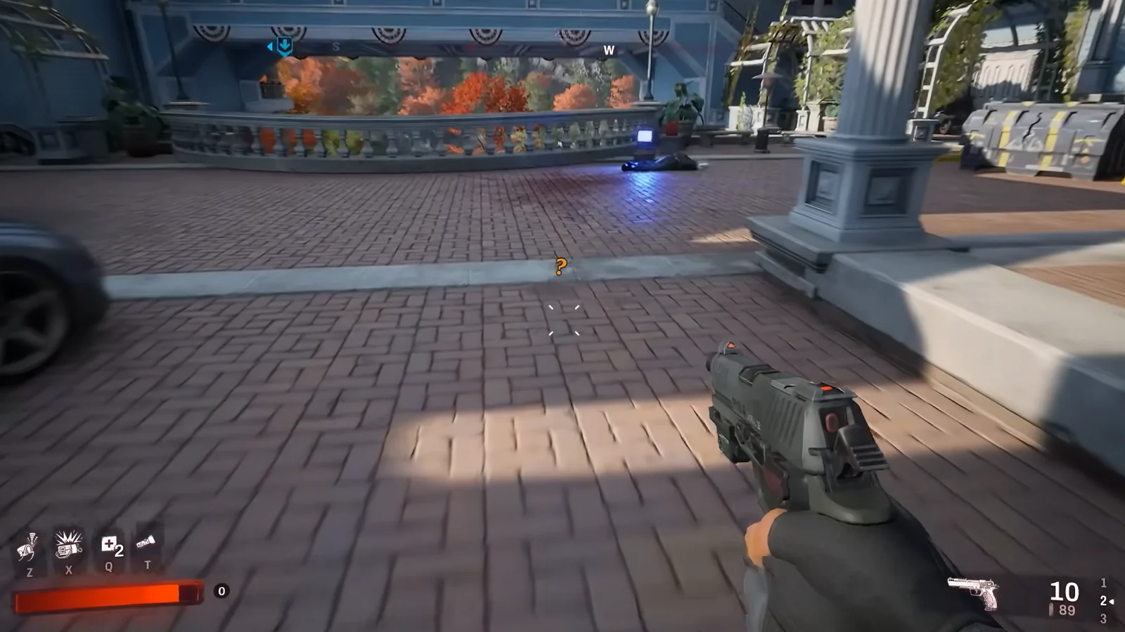 Extrait de gameplay de Redfall montrant un joueur en train de viser avec une arme depuis une place de la ville.