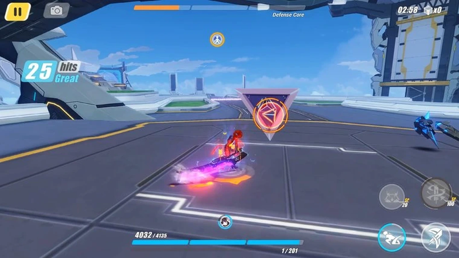 A character performs a 25-hit combo against a target on a futuristic battle platform